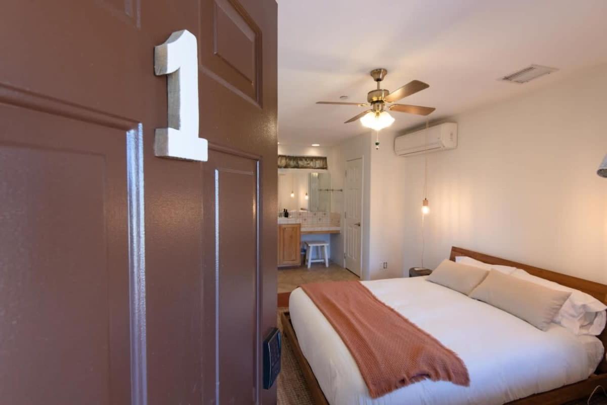 Renovated Lodge - Room 1 With Pool Access Joshua Tree Dış mekan fotoğraf