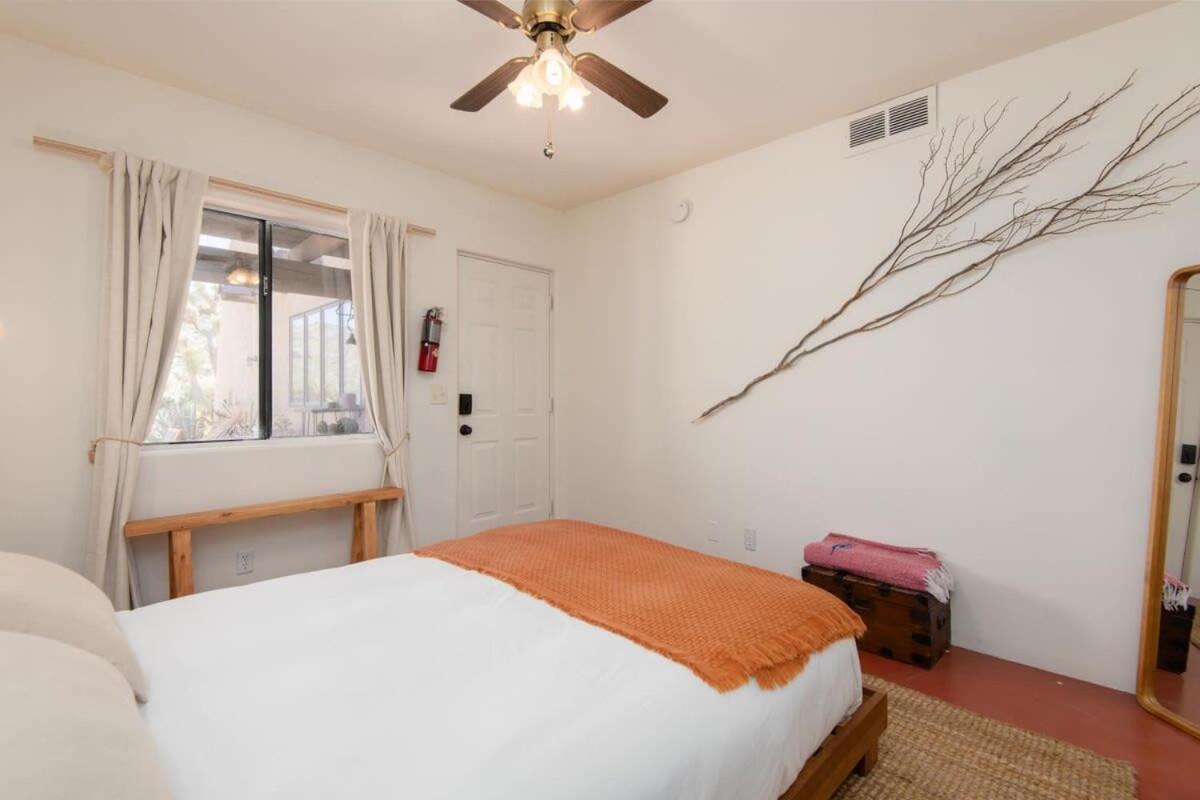 Renovated Lodge - Room 1 With Pool Access Joshua Tree Dış mekan fotoğraf